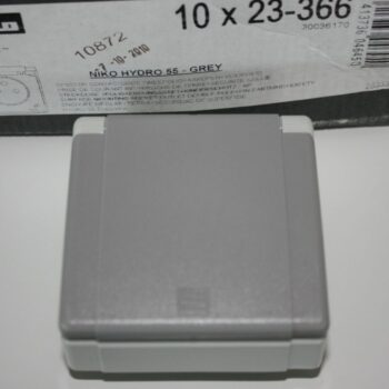 Niko Hydro55 opbouw stopcontact tweepolig + aardpen + veiligheid 23-366 gebruikt