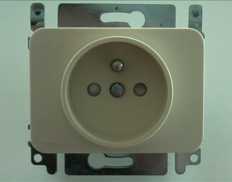 Niko PR20 creme inbouw stopcontact tweepolig + aardpen met veiligheid-0