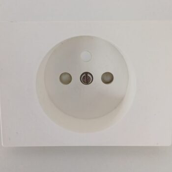 Niko da Vinci Titanium White centraal plaatje stopcontact tweepolig aarding 28.5mm diep 44-330 gebruikt