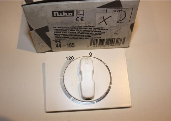 Niko da Vinci Titanium White centraal plaatje + knop voor tijdschakelaar max 120minuten-0