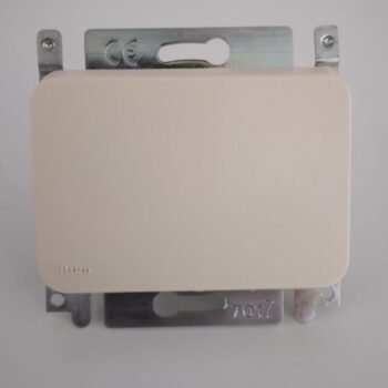 Niko PR20 creme inbouw schakelaar kruis 10A 250V 12-617