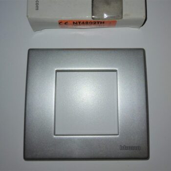 Bticino Light Tech Afdekplaat 2 modules 88x80mm NT4802TH gebruikt