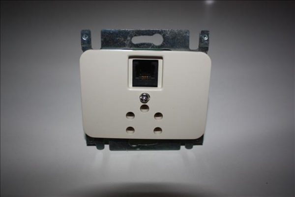 Niko PR20 creme inbouw 5polige telefooncontactdoos + RJ11-0