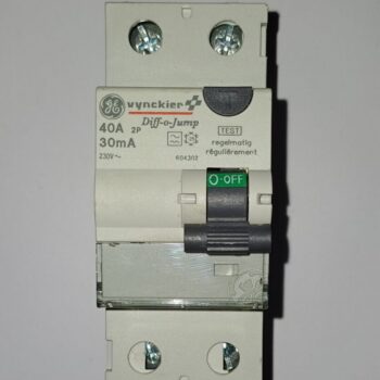 General Electric verliesstroomschakelaar 2polig 40A 30mA 230V 604302 gebruikt
