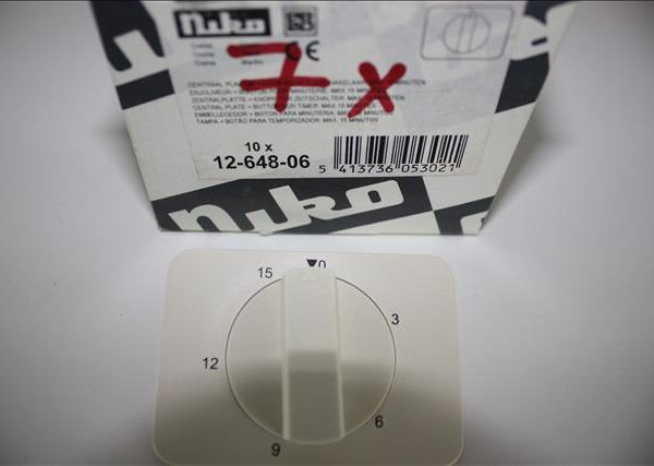 Niko PR20 creme centraal knopje voor tijdschakelaar 16A tweepolig max 15 minuten-0