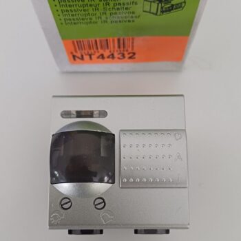 Bticino Light Tech schakelaar infrarood relais 6A 230V bewegingsdetector NT4432
