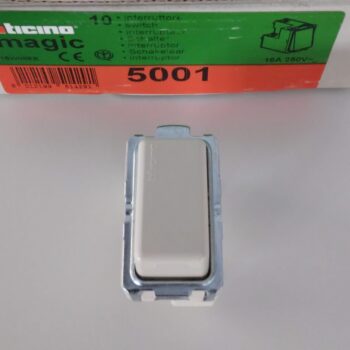 Bticino Magic Ivoor schakelaar enkelpolig 16A 250V 1 module 5001