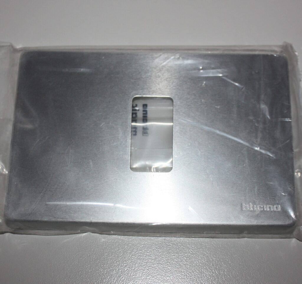 Bticino Magic 503/3 A/AL – Unterlegscheibe, Aluminium, 3 M, Für Elektroinstallation