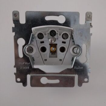 Niko sokkel inbouw stopcontact  tweepolig+aardpen 21mm 07-321 gebruikt
