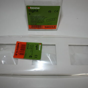 Bticino Light Wit afdekplaat 3x2 modules 230x80mm N4802/3LB