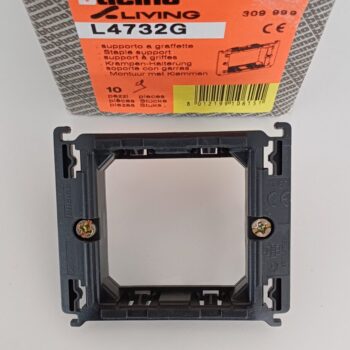 Bticino Living montuur 2 modules hartafstand 57mm L4732G gebruikt