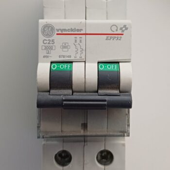 Vynckier automaat/zekering 2P 400V 25A C curve 678149 gebruikt