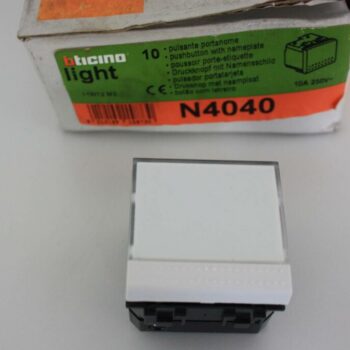 Bticino Light wit drukknop 1P met verlicht naamplaatje voor lampje-0