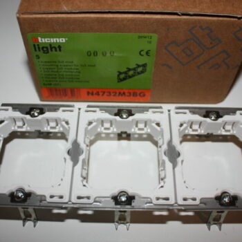 Bticino Light montuur 3x2 modules hartafstand 57mm N4732M3BG