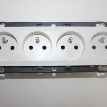 Legrand Céliane wit stopcontact 4x 2P+A 607325
