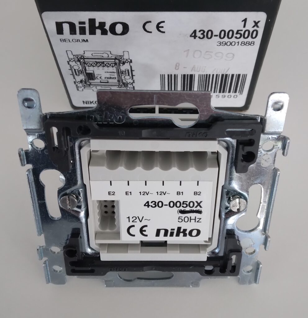 Niko Nikobus sokkel bewegingsmelder 180° 430-00500 gebruikt