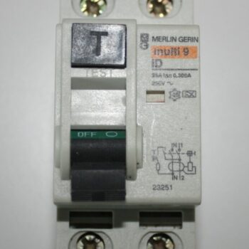 Merlin Gerin verliesstroomschakelaar 2-polig 25A 0.3A 230V 23251 gebruikt