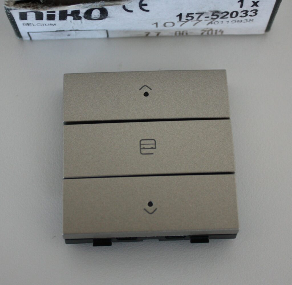 Niko Home Control Champagne drukknop motorsturing 157-52033