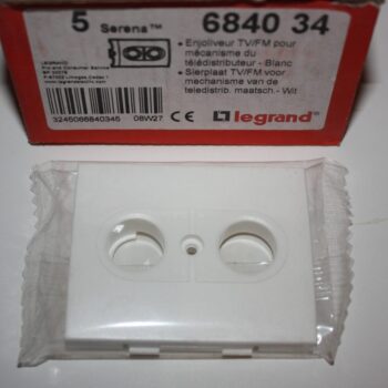 Legrand Serena wit centraal plaatje TV/FM 684034
