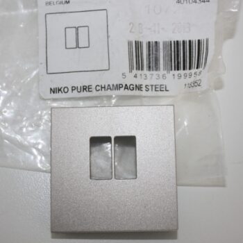 Niko Pure Champagne centraal plaatje luidsprekeraansluiting enkelvoudig 157-69801