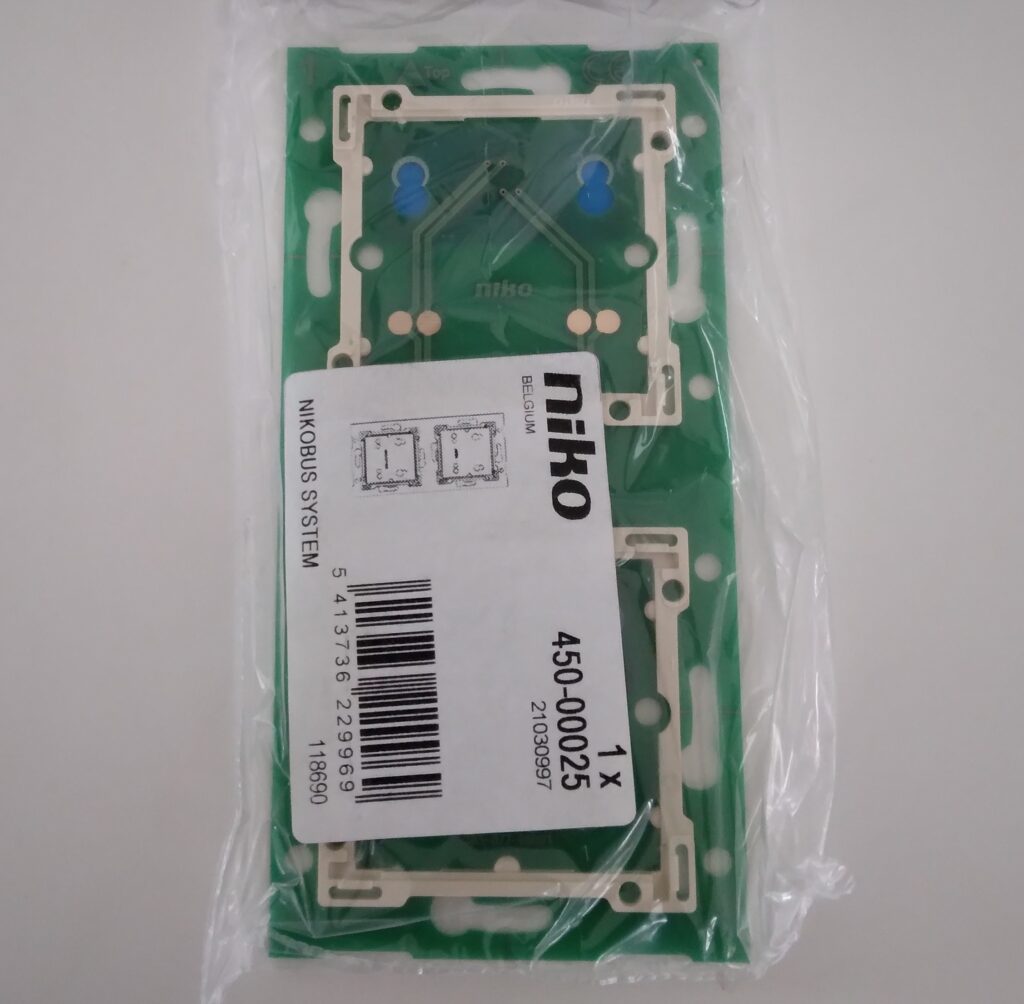 Niko Nikobus muurprint verticaal tweevoudig zonder aansluitunit drukknop 450-00025 gebruikt