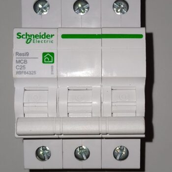 Schneider automaat/zekering 3P 25A 400V curve C R9F64325