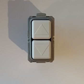 Bticino Magic Ivoor schakelaar rolluik 16A 250V 5052N