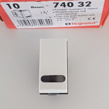 Legrand Mosaic wit drukknop wissel controle 6A 250V 74032