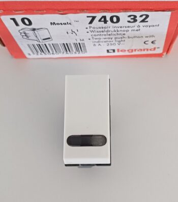 Legrand Mosaic wit drukknop wissel controle 6A 250V 74032