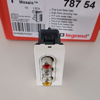 Legrand Mosaic wit RCA triple audio/video 1 module 78754