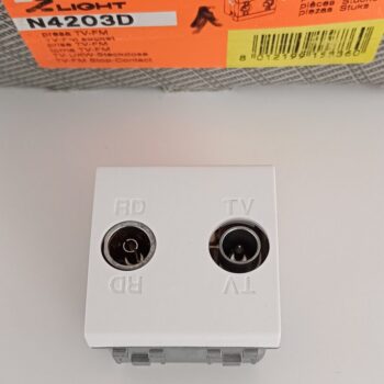 Bticino Light wit tv en radio stopcontact N4203D