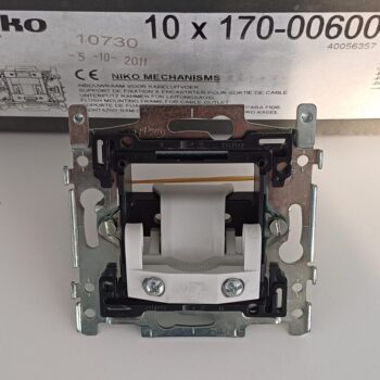 Niko sokkel blindplaat met trekontlasting 170-00600