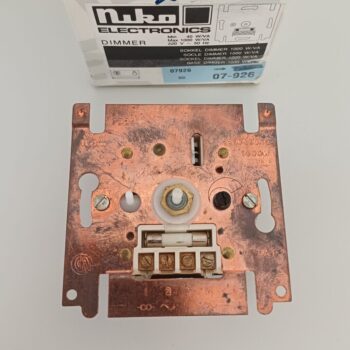 Niko sokkel dimmer 40-1000W/VA 50Hz 220V 7926
